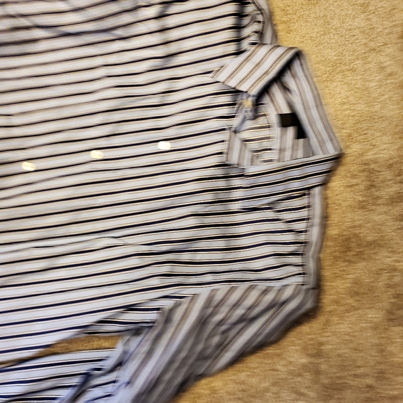 Express button down - Picture 2 of 3